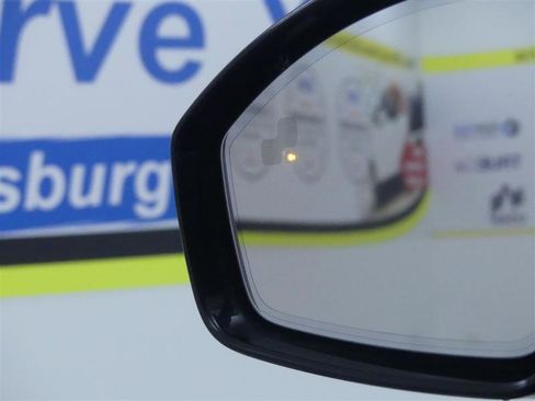 Used 2019 Land Rover Range Rover Velar R-Dynamic HSE image 33