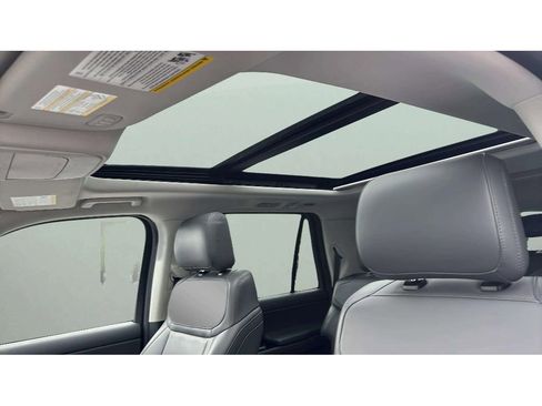 Used 2025 Ford Expedition Active AWD/4WD image 11