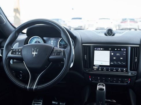 Used 2022 Maserati Levante Modena image 34