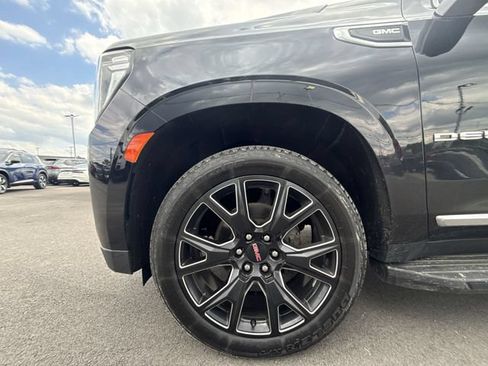 Used 2024 GMC Yukon Denali AWD/4WD image 10