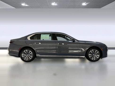 Used 2025 BMW i7 eDrive50 w/ Executive Package image 7