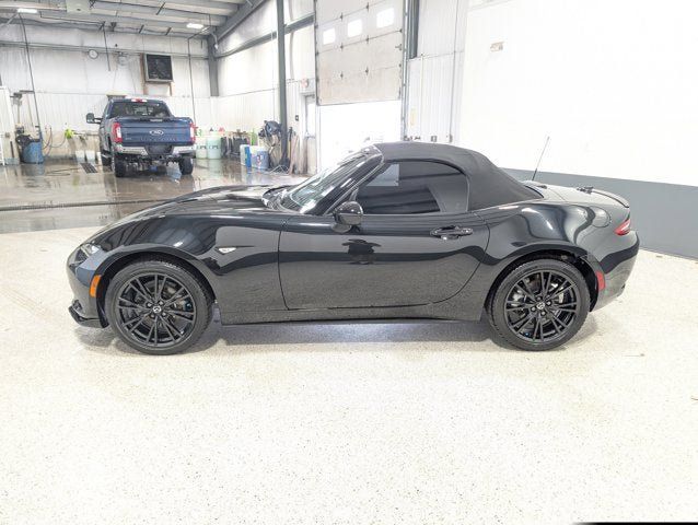 Used 2024 MAZDA MX-5 Miata Club RWD image 6