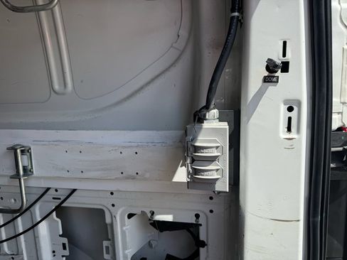 Used 2015 Ford Transit 250 130 Low Roof RWD image 14