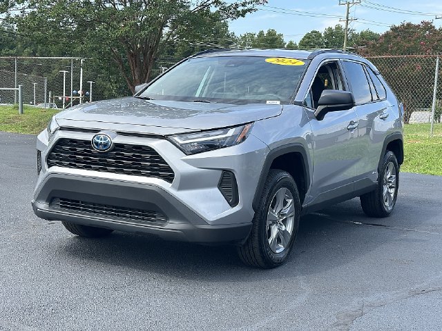 Certified 2024 Toyota RAV4 LE AWD/4WD image 3