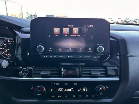 Used 2024 Nissan Pathfinder SV image 13