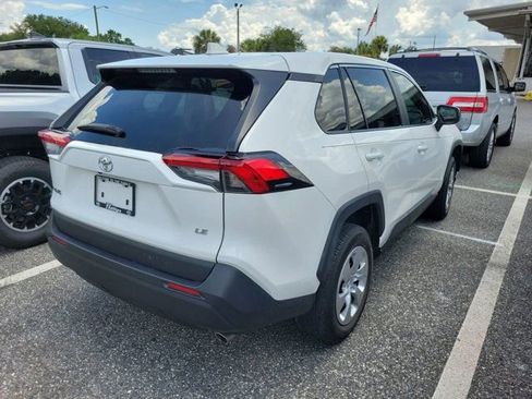 Certified 2022 Toyota RAV4 LE FWD image 4