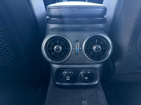 Used 2022 Kia Stinger GT-Line RWD image 28