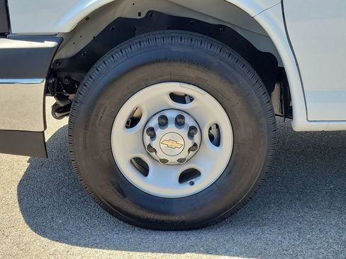 New 2026 Chevrolet Express 2500 Extended w/ Driver Convenience Package RWD image 19