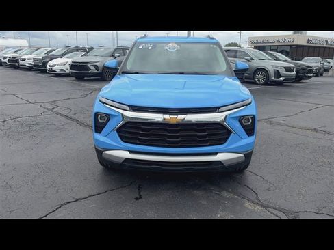 Used 2024 Chevrolet TrailBlazer LT AWD/4WD image 3