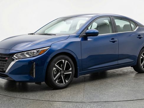 Used 2025 Nissan Sentra SV FWD image 3