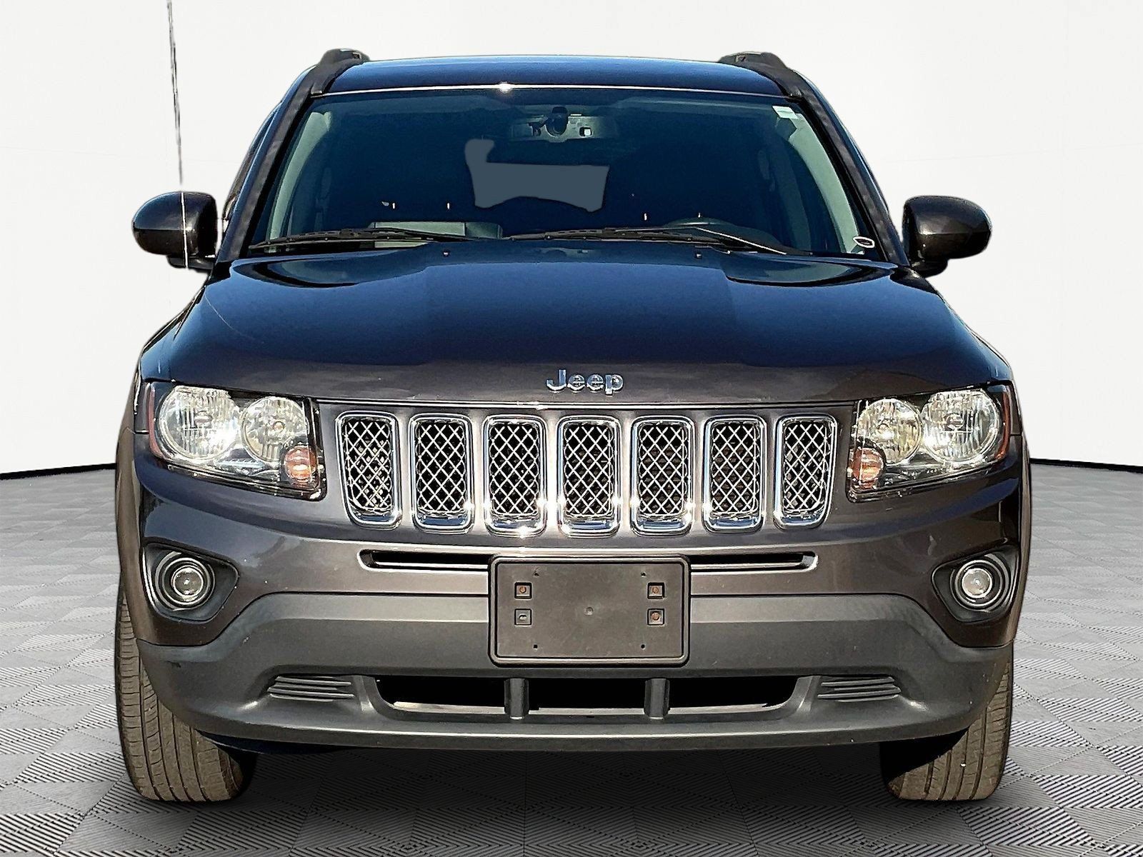 Used 2017 Jeep Compass Latitude AWD/4WD image 2