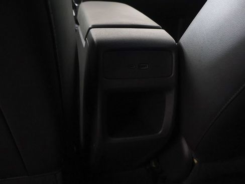 Used 2025 Chevrolet Trax LT FWD image 41