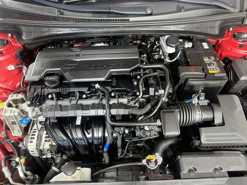 Used 2025 Hyundai Elantra Limited FWD image 33