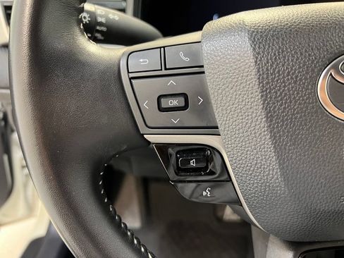 Used 2025 Toyota Camry SE FWD image 20