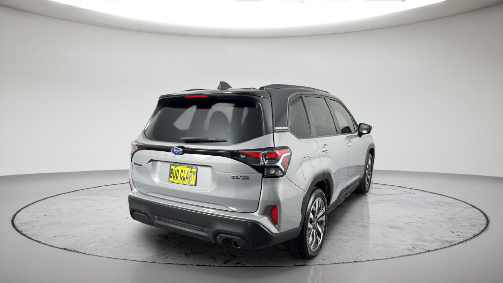 Used 2025 Subaru Forester Touring AWD/4WD image 8