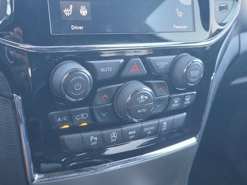 Used 2020 Jeep Grand Cherokee Altitude AWD/4WD image 26