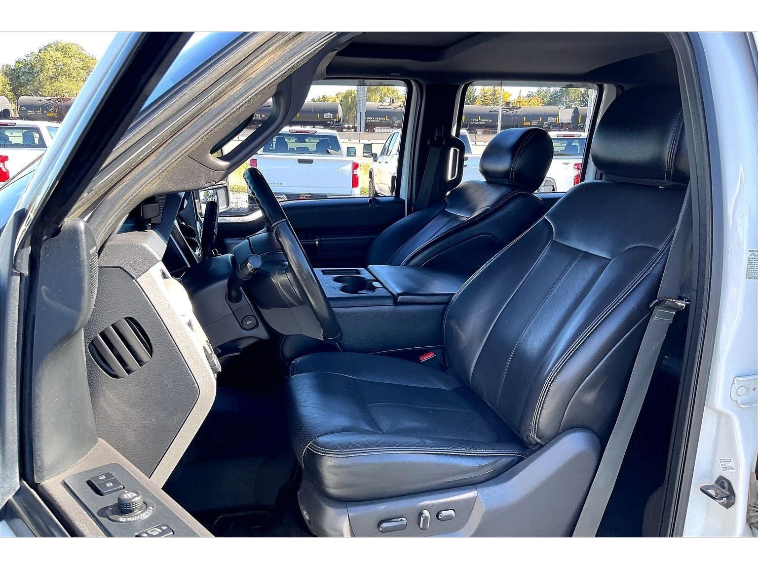 Used 2015 Ford F350 Lariat w/ Lariat Ultimate Package AWD/4WD image 27