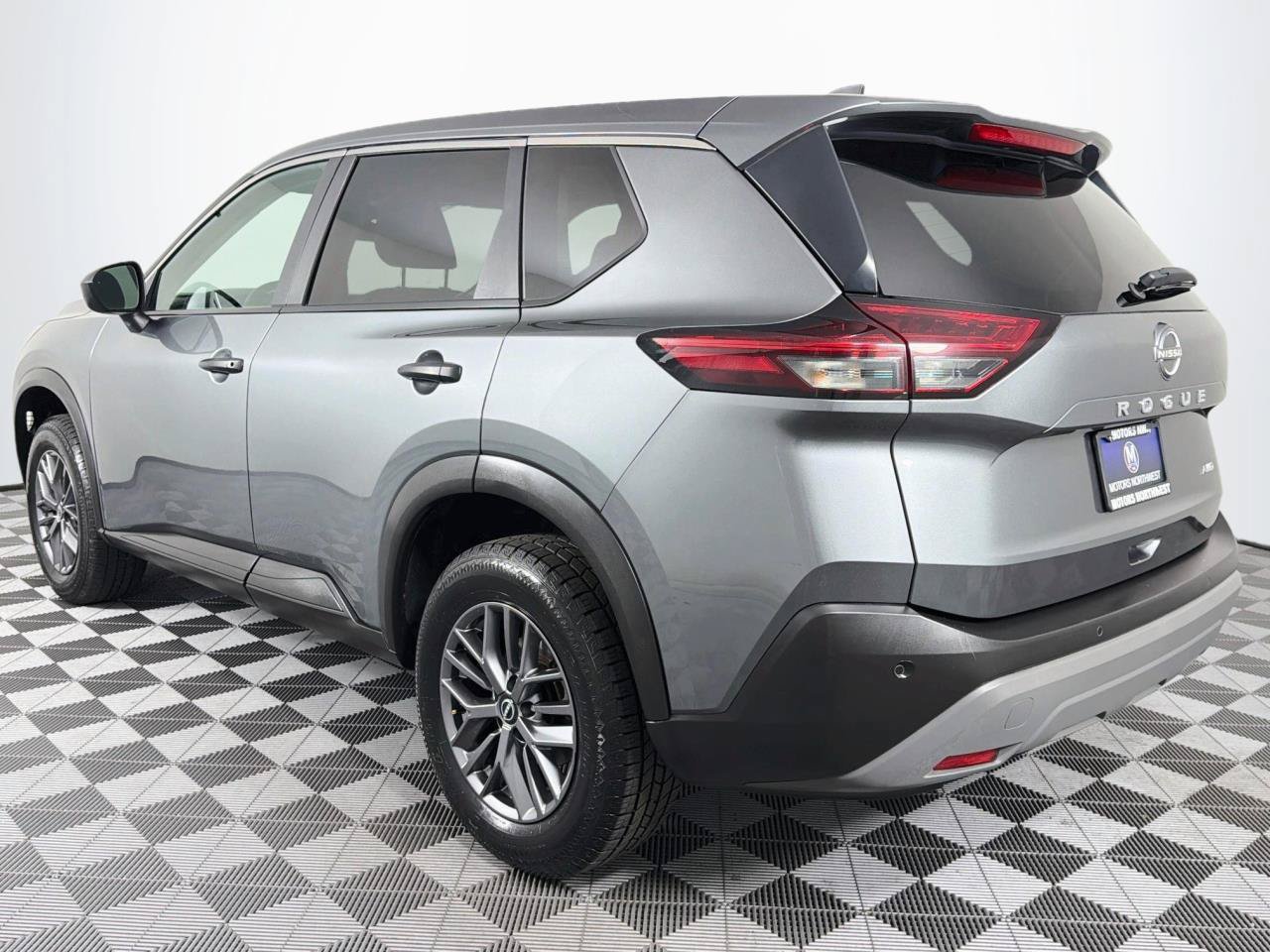 Used 2023 Nissan Rogue S AWD/4WD image 8