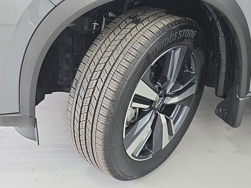 Certified 2024 Nissan Rogue SL image 32