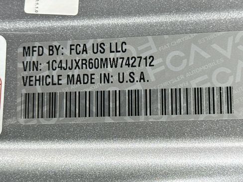 Used 2021 Jeep Wrangler Unlimited Rubicon 4xe w/ Steel Bumper Group AWD/4WD image 32