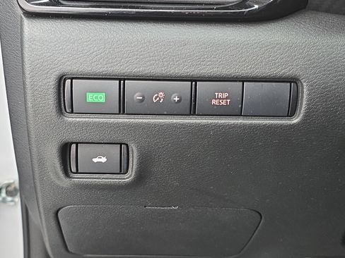 Used 2024 Nissan Sentra SV image 24