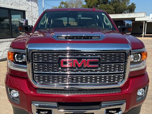 Used 2018 GMC Sierra 2500 Denali w/ Duramax Plus Package image 6