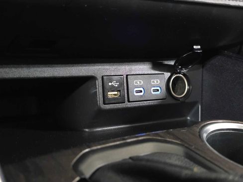 Used 2022 Toyota Highlander Limited AWD/4WD image 32