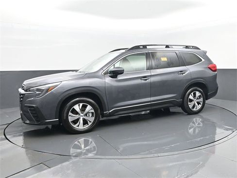 Used 2024 Subaru Ascent Premium w/ Convenience Package image 5