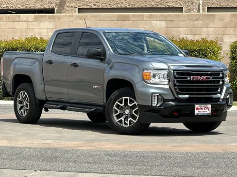 Certified 2022 GMC Canyon AT4 w/ Trailering Package AWD/4WD image 2