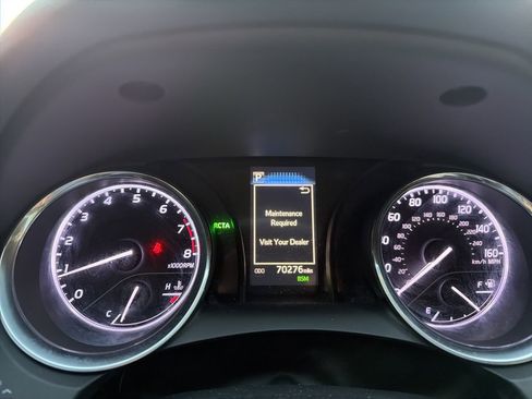 Used 2019 Toyota Camry SE w/ Convenience Package image 12