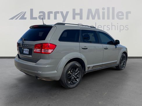 Used 2020 Dodge Journey SE w/ SE Popular Equipment Group FWD image 5