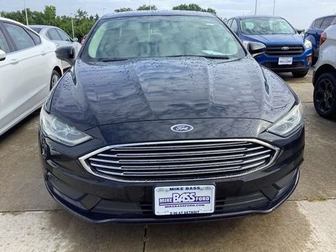 Used 2018 Ford Fusion S FWD image 2