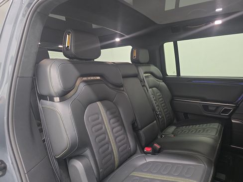 Used 2024 Rivian R1S Adventure AWD/4WD image 23