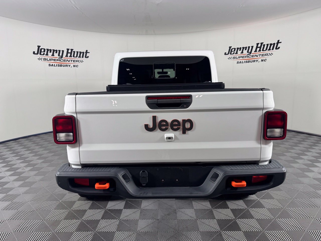 Used 2023 Jeep Gladiator Mojave w/ Cold Weather Group AWD/4WD image 8