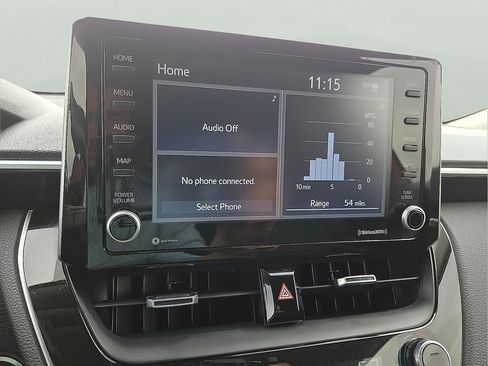 Used 2022 Toyota Corolla Cross XLE image 19