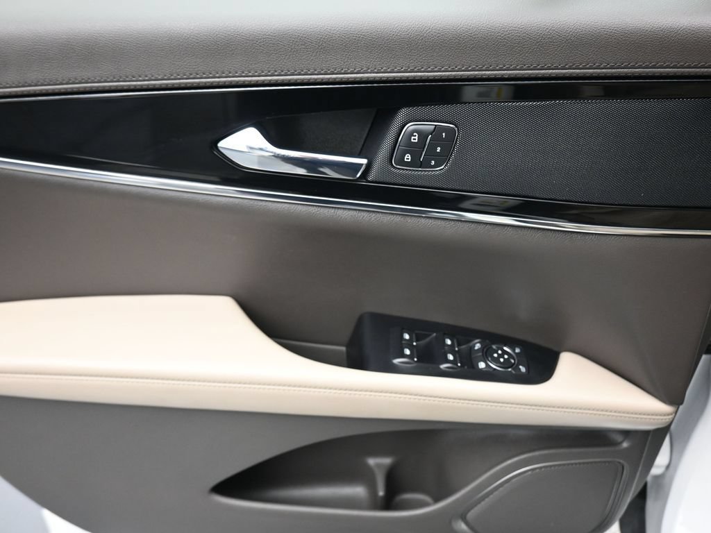 Used 2022 Lincoln Nautilus AWD w/ Premium Package image 10
