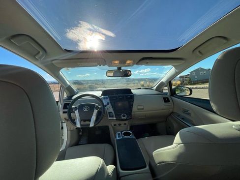 Used 2014 Toyota Prius V Five image 25