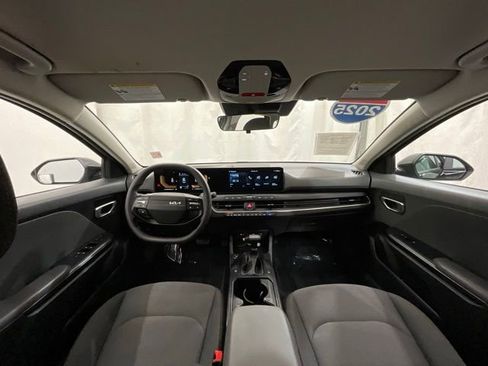 Used 2025 Kia K4 FWD image 16