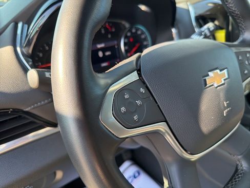 Used 2023 Chevrolet Traverse LT image 18