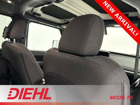 Used 2024 Jeep Wrangler Sport S image 12