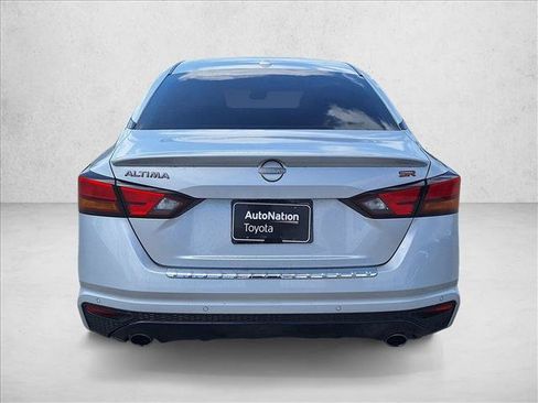 Used 2023 Nissan Altima 2.5 SR FWD image 6