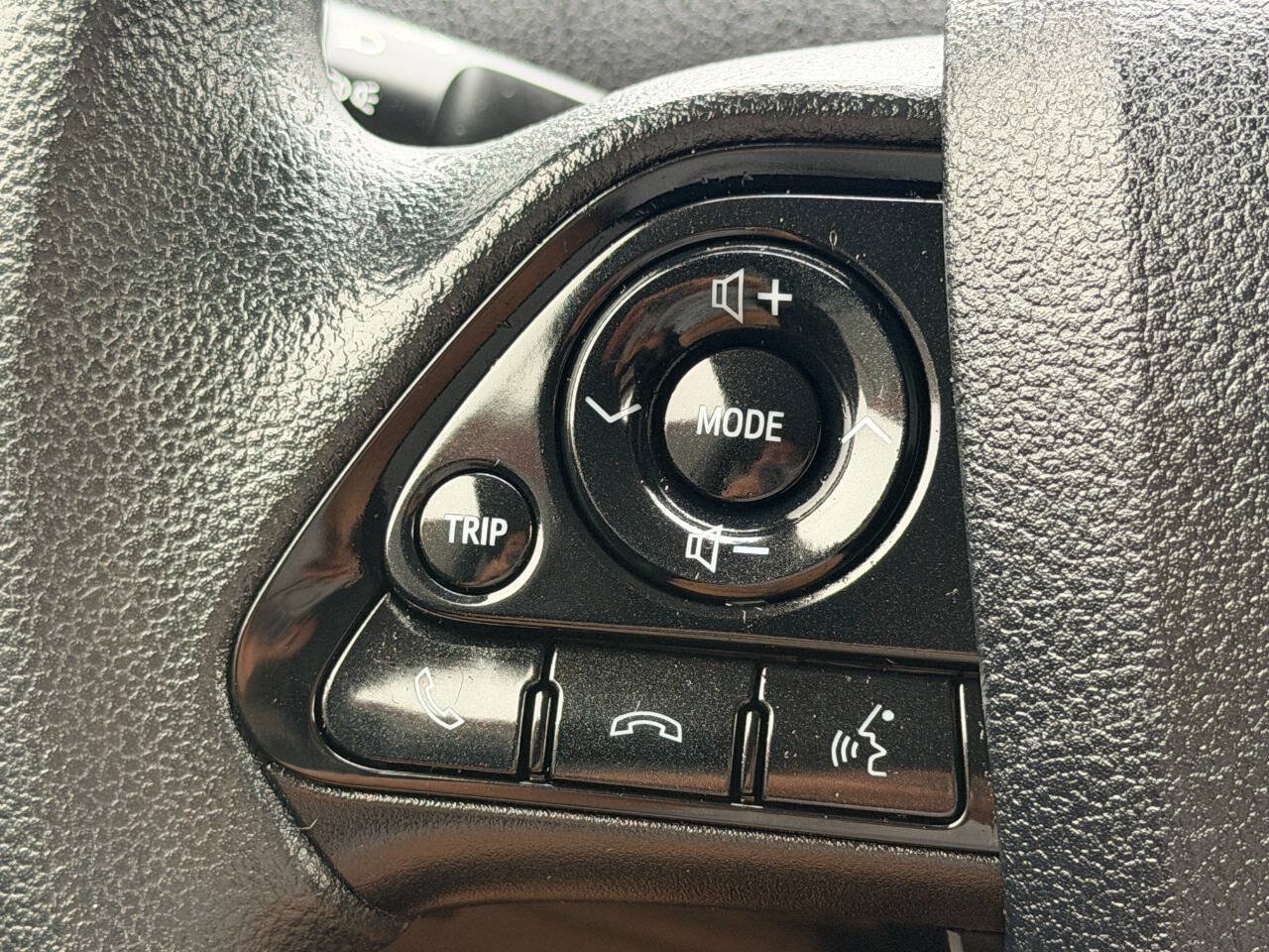 Used 2022 Toyota Prius LE FWD image 35