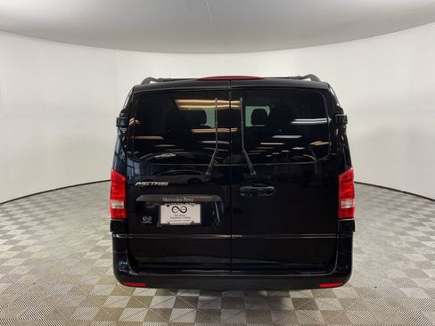 Used 2018 Mercedes-Benz Metris Passenger image 8
