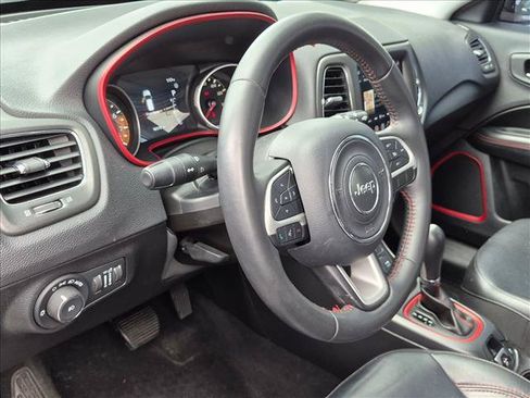 Used 2019 Jeep Compass Trailhawk AWD/4WD image 9
