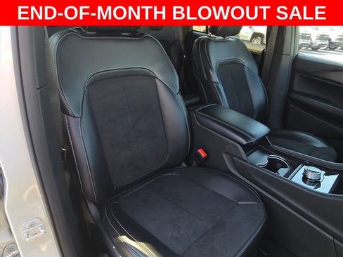 Used 2025 Jeep Grand Cherokee Altitude image 20