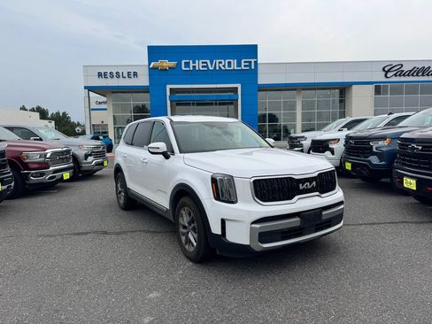 Used 2023 Kia Telluride LX AWD/4WD image 1
