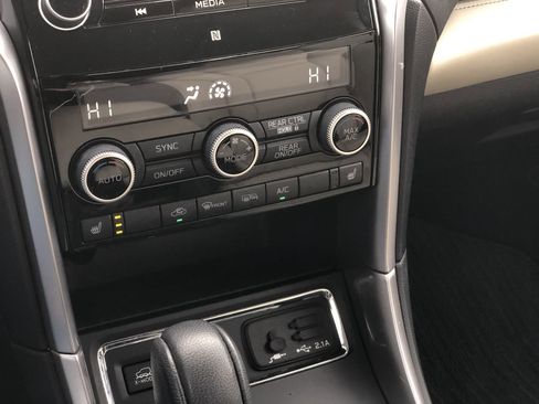 Used 2021 Subaru Ascent Limited w/ Technology Package image 24