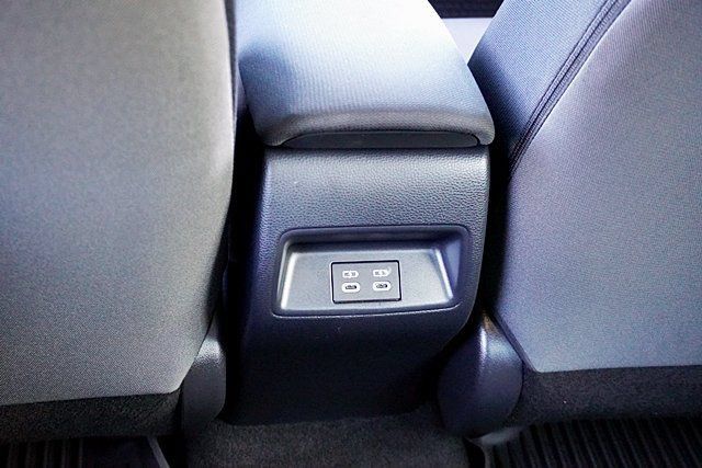 Used 2026 Toyota Corolla SE w/ SE Package FWD image 26