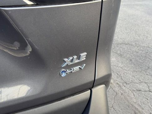 Used 2025 Toyota RAV4 XLE image 6
