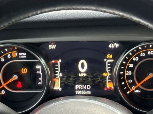 Used 2019 Jeep Wrangler Unlimited Sahara image 18